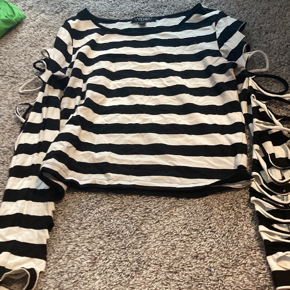 Widow dolls kill shredded top